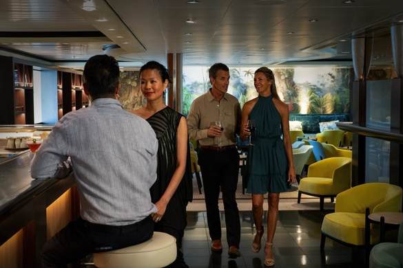 Paul Gauguin Cruises MS Paul Gauguin Piano Bar Lifestyle 3 ©Paul Gauguin Cruises.jpg